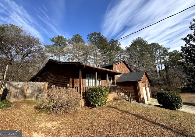 Photo 4 of Sale Pending at 8678 Glenwoods Dr, Riverdale, GA 30274 | MLS# 10691027 | Listing updated on 2026-09-04