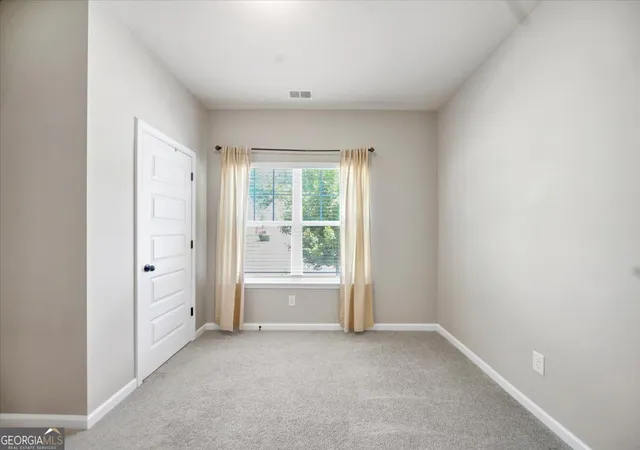Photo 4 of Single family home for sale at 221 Woodford Dr, Canton, GA 30115 | MLS# 10829690 | Listing updated on 2026-09-15