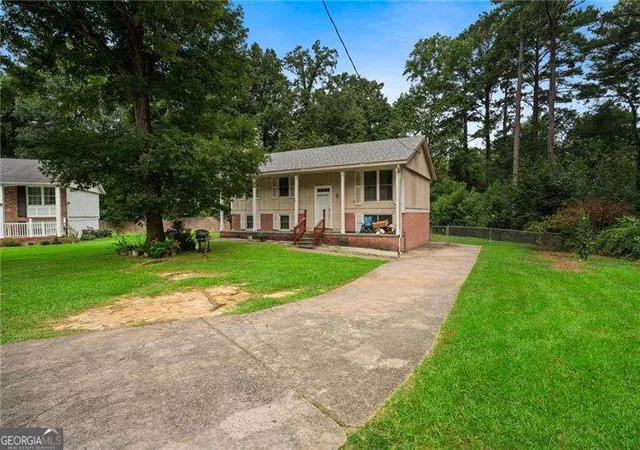 Photo 1 of Single family home for sale at 1140 Pineglen Dr, Riverdale, GA 30296 | MLS# 10821458 | Listing updated on 2026-08-21