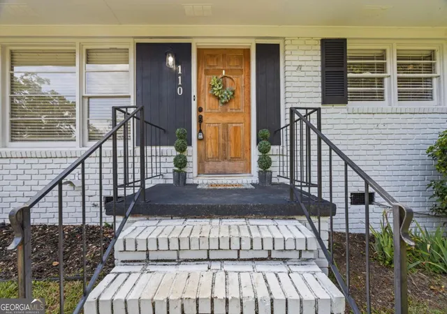 Photo 3 of Single family home for sale at 110 Valley Rd, Toccoa, GA 30577 | MLS# 10645364 | Listing updated on 2026-03-24