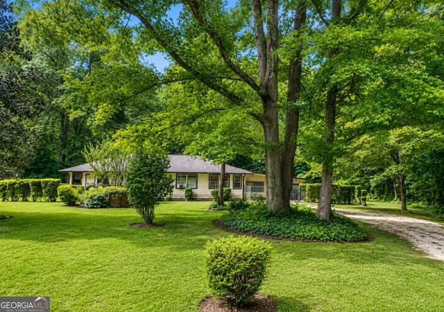 Photo 3 of Single family home for sale at 172 Raymond Carson St, Newnan, GA 30265 | MLS# 10809098 | Listing updated on 2026-09-12