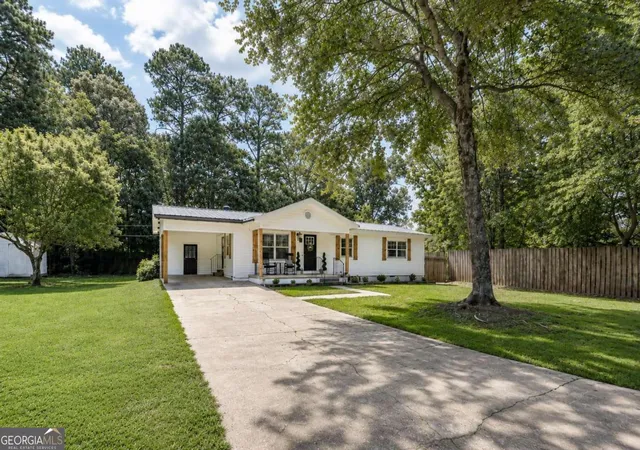 Photo 2 of Single family home for sale at 410 Coleman Dr, Statham, GA 30666 | MLS# 10825699 | Listing updated on 2026-09-03