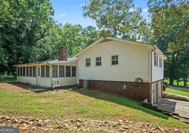 Photo 3 of Single family home for sale at 1272 Oakwoods Dr, Woodstock, GA 30188 | MLS# 10800652 | Listing updated on 2026-09-13