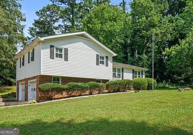 Photo 3 of Single family home for sale at 1272 Oakwoods Dr, Woodstock, GA 30188 | MLS# 10800652 | Listing updated on 2026-09-13