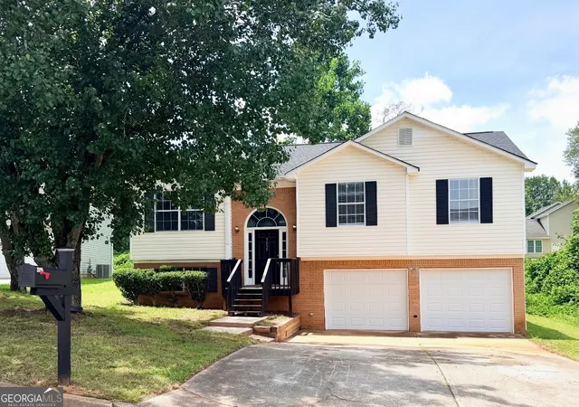 1st image of 5695 Cedar Croft Ln, Lithonia, GA 30058 | MLS# 10718594