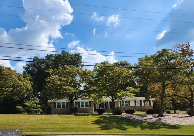 Photo 3 of Single family home for sale at 1554 Cooper Lake Rd, Smyrna, GA 30082 | MLS# 10636060 | Listing updated on 2026-09-01