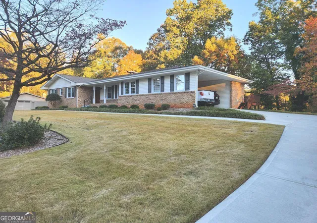Photo 4 of Single family home for sale at 1554 Cooper Lake Rd, Smyrna, GA 30082 | MLS# 10636060 | Listing updated on 2026-09-01