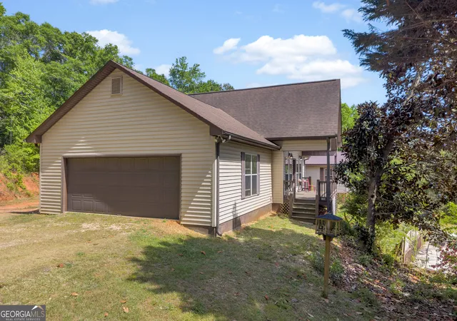 Homes for sale in Carnesville, GA | 1894 Athens Rd, Carnesville, GA 30521 | MLS# 10742400