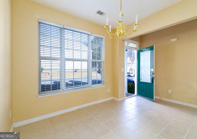 4th image of 1378 Penhurst Dr, Lawrenceville, GA 30043 | MLS# 10817173