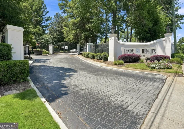 Photo 3 of Condo for sale at 4302 Pine Hts Dr Ne, Atlanta, GA 30324 | MLS# 10814640 | Listing updated on 2026-09-28