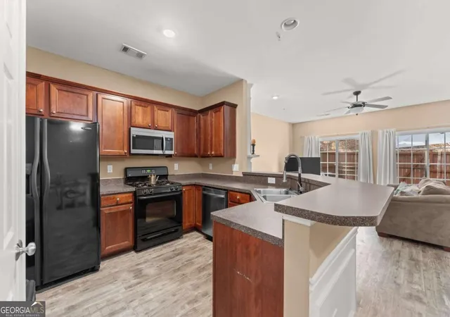 Photo 3 of Townhouse for sale at 268 Kigian Trl, Woodstock, GA 30188 | MLS# 10824756 | Listing updated on 2026-10-03