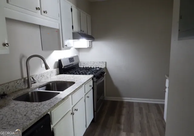 Photo 4 of Townhouse for sale at 885 Brandy Oaks Ln, Stone Mountain, GA 30088 | MLS# 10804689 | Listing updated on 2026-10-08