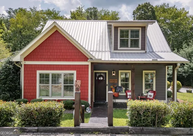 Photo 1 of Single family home for sale at 584 Ada St, Blue Ridge, GA 30513 | MLS# 10805076 | Listing updated on 2026-07-28