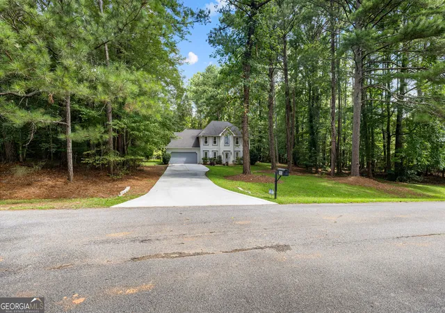 Photo 4 of Single family home for sale at 165 Woodsong Dr, Fayetteville, GA 30214 | MLS# 10825133 | Listing updated on 2026-09-10