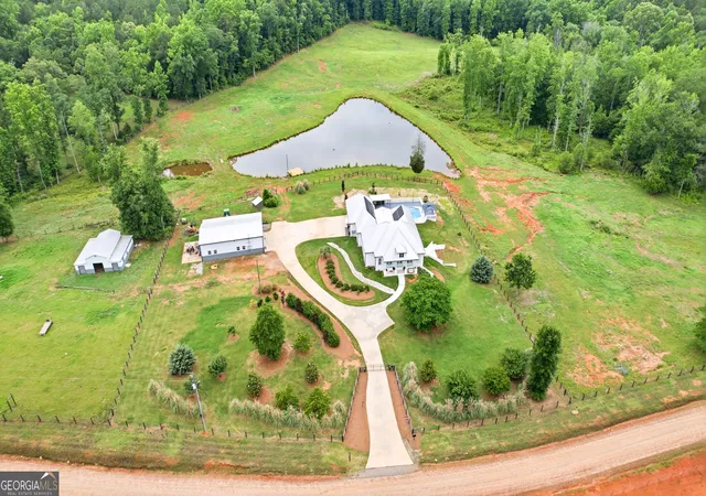 Photo 3 of Sale Pending at 320 Buck Crk Rd, Griffin, GA 30224 | MLS# 10795772 | Listing updated on 2026-09-10