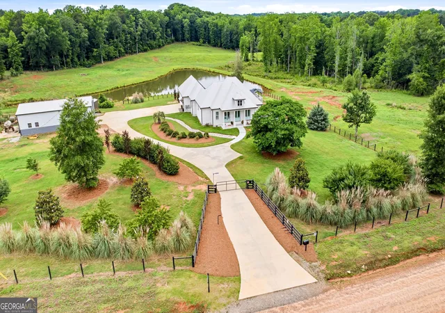 Photo 4 of Sale Pending at 320 Buck Crk Rd, Griffin, GA 30224 | MLS# 10795772 | Listing updated on 2026-09-10