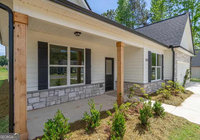 Photo 3 of Single family home for sale at 224 Good Hope Preserve, Good Hope, GA 30641 | MLS# 10647967 | Listing updated on 2026-10-03