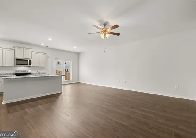 Photo 4 of Townhouse for sale at 221 Sound Cir, Stockbridge, GA 30281 | MLS# 10686667 | Listing updated on 2026-09-23