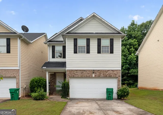 Photo 3 of Single family home for sale at 6385 Shadow Sq, Lithonia, GA 30058 | MLS# 10801560 | Listing updated on 2026-08-31