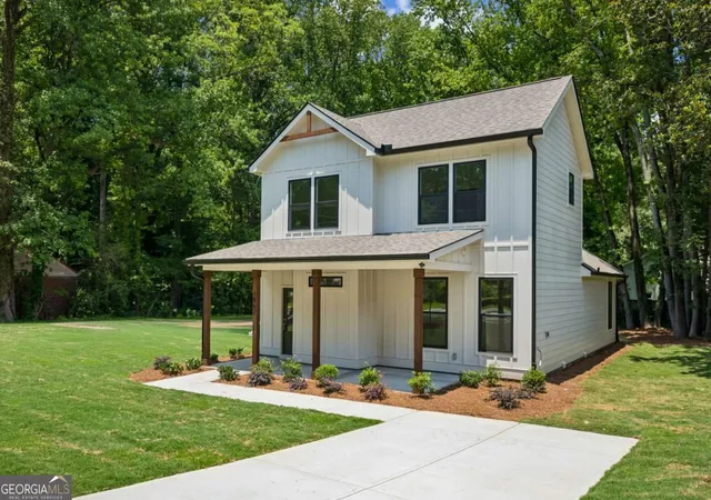 Photo 1 of Sale Pending at 1867 Oakmont Dr Nw, Atlanta, GA 30314 | MLS# 10795007 | Listing updated on 2026-09-01