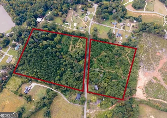 Photo 2 of Sale Pending at 400 Stripling Chapel Rd, Carrollton, GA 30117 | MLS# 10392991 | Listing updated on 2026-05-18