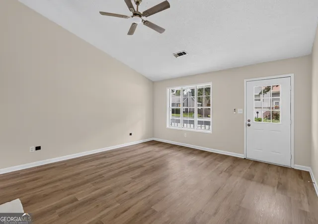 4th image of 3192 Caley Mill Dr, Powder Springs, GA 30127 | MLS# 10817375
