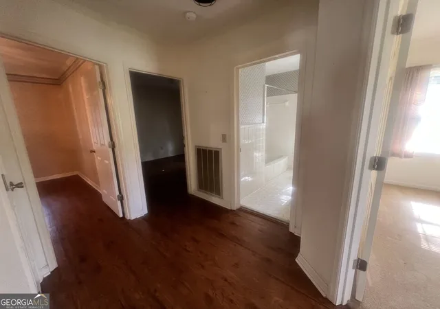 3rd image of 127 W Stuart Ave, Lyons, GA 30436 | MLS# 10823091