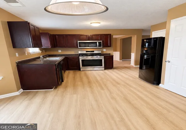 Photo 4 of Single family home for sale at 2628 Patriots Rd, Riverdale, GA 30296 | MLS# 10819821 | Listing updated on 2026-08-21