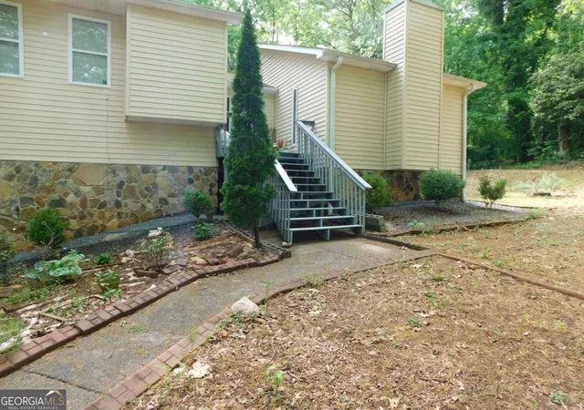 Photo 2 of Single family home for sale at 8805 Willow Crk Ct, Douglasville, GA 30135 | MLS# 10742749 | Listing updated on 2026-05-12
