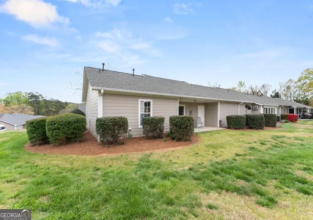 Homes for sale in Gainesville, GA | 3033 Bentley Park Circle, Gainesville, GA 30504 | Houzeo