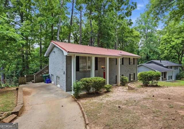 Photo 3 of Single family home for sale at 1969 Shannon Ridge Ct, Decatur, GA 30032 | MLS# 10834014 | Listing updated on 2026-10-11