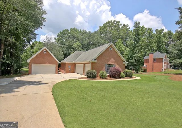 Homes for sale in Tyrone, GA | 135 Pendleton Trl, Tyrone, GA 30290 | MLS# 10802479