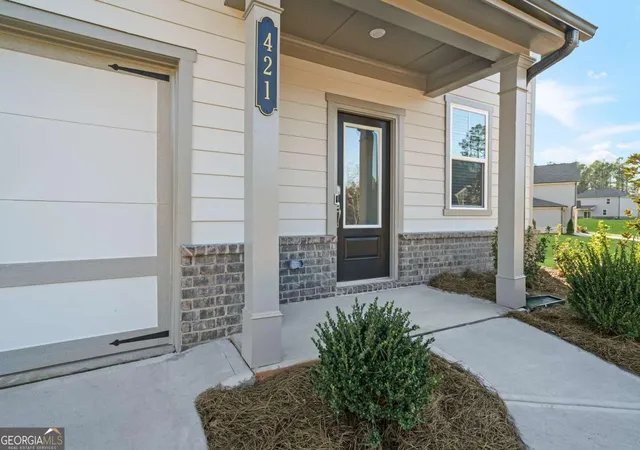 Photo 3 of Sale Pending at 421 Panther Crk Ln, Jackson, GA 30233 | MLS# 10787593 | Listing updated on 2026-09-09