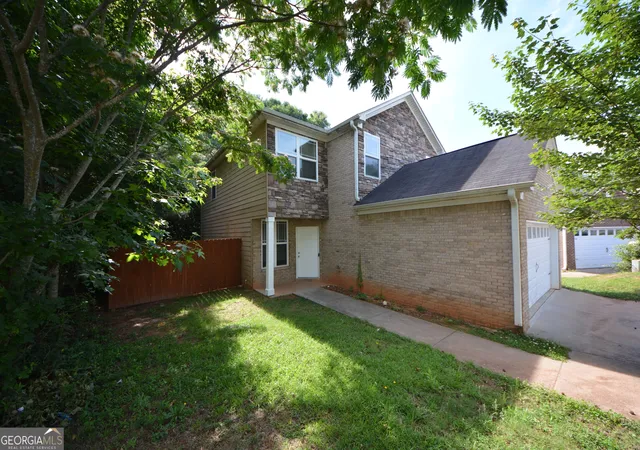Photo 3 of Single family home for sale at 1550 Persimmon Tr, Morrow, GA 30260 | MLS# 10783686 | Listing updated on 2026-08-16