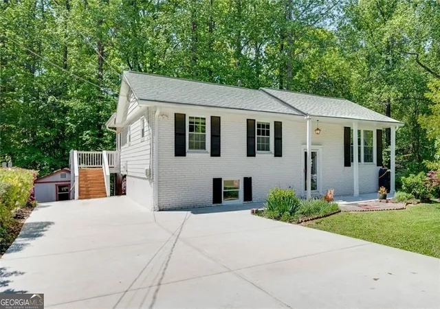 Photo 2 of Sale Pending at 3990 Admiral Dr, Atlanta, GA 30341 | MLS# 10596951 | Listing updated on 2025-10-01
