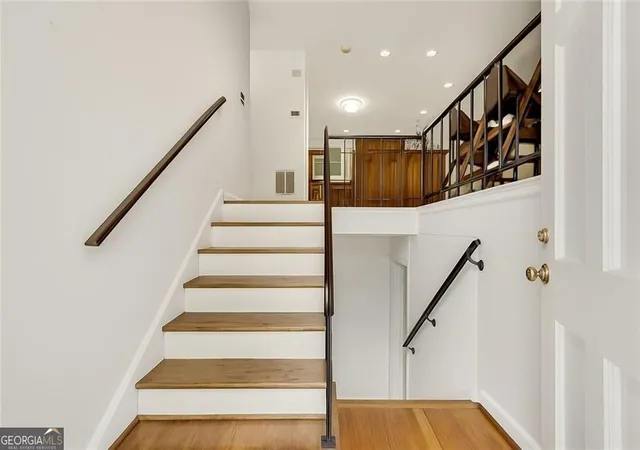 Photo 3 of Sale Pending at 3990 Admiral Dr, Atlanta, GA 30341 | MLS# 10596951 | Listing updated on 2025-10-01