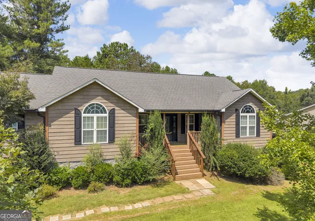 Single family home for sale at 131 Pine Oak Dr, Martin, GA 30557 | MLS# 10835871
