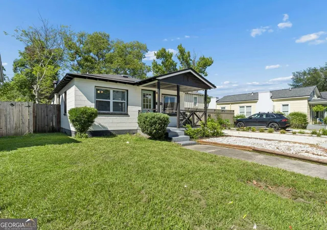 Photo 1 of Sale Pending at 730 E 38th St, Savannah, GA 31401 | MLS# 10799824 | Listing updated on 2026-09-10