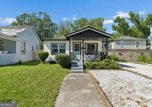Photo 2 of Sale Pending at 730 E 38th St, Savannah, GA 31401 | MLS# 10799824 | Listing updated on 2026-09-10