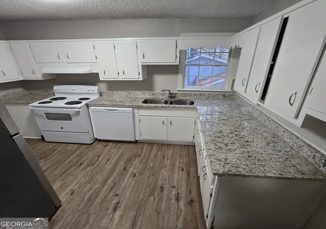Photo 3 of Single family home for sale at 1197 Lake Dr, Jonesboro, GA 30236 | MLS# 10832491 | Listing updated on 2026-09-15