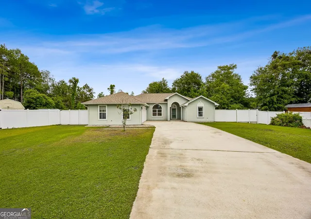 3rd image of 106 Lake Manor Ct, Kingsland, GA 31548 | MLS# 10754424