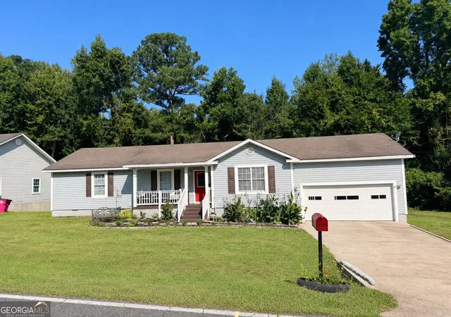 Photo 1 of Single family home for sale at 3564 Confederate Dr, Macon, GA 31211 | MLS# 10835715 | Listing updated on 2026-09-12