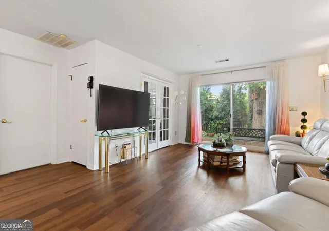 Photo 4 of Condo for sale at 323 Cabaret Ct Sw, Marietta, GA 30064 | MLS# 10828906 | Listing updated on 2026-09-02