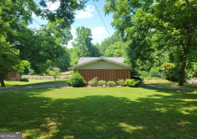 Photo 3 of Single family home for sale at 2610 Little River Park Rd, Gainesville, GA 30506 | MLS# 10421712 | Listing updated on 2026-08-03