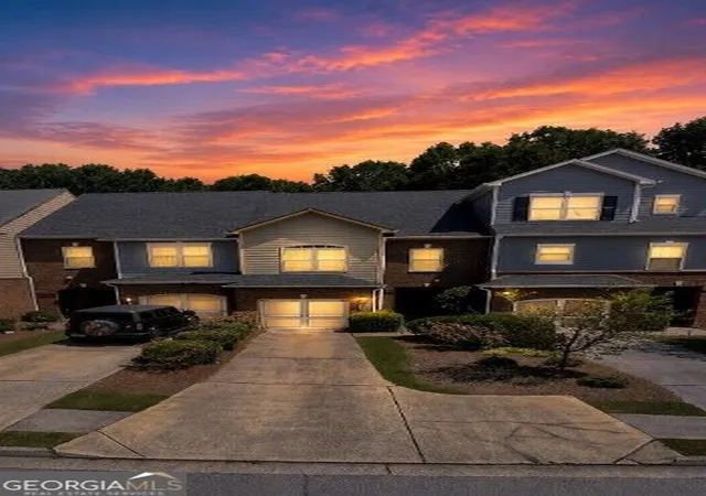 Photo 2 of Townhouse for sale at 129 Trailside Cir, Hiram, GA 30141 | MLS# 10831136 | Listing updated on 2026-09-12