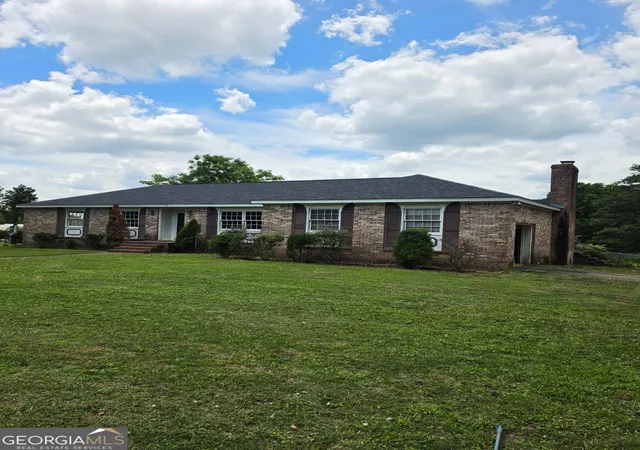 Homes for sale in Roanoke, AL | 63 Kay Lane, Roanoke, AL 36274 | MLS# 10780630