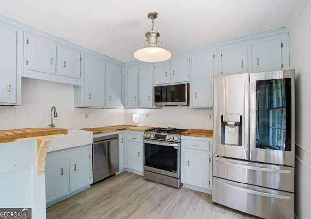 Photo 2 of Single family home for sale at 10 Bramblewood Way Sw, Cartersville, GA 30120 | MLS# 10777572 | Listing updated on 2026-09-21