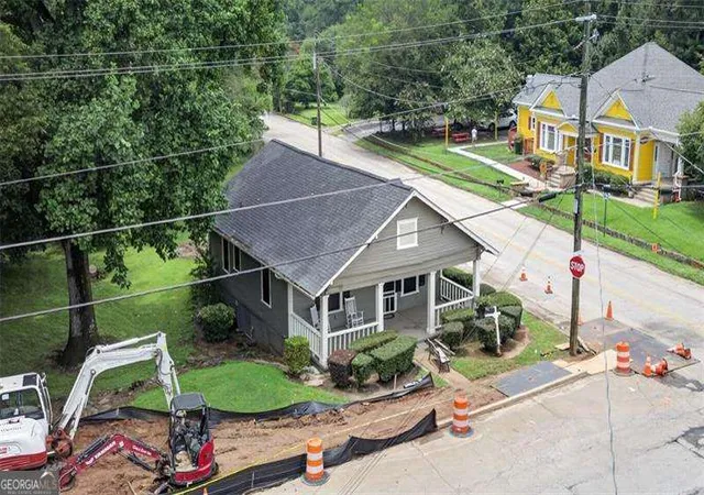 Photo 3 of Single family home for sale at 1070 Forest Ave, Stone Mountain, GA 30083 | MLS# 10816721 | Listing updated on 2026-10-04