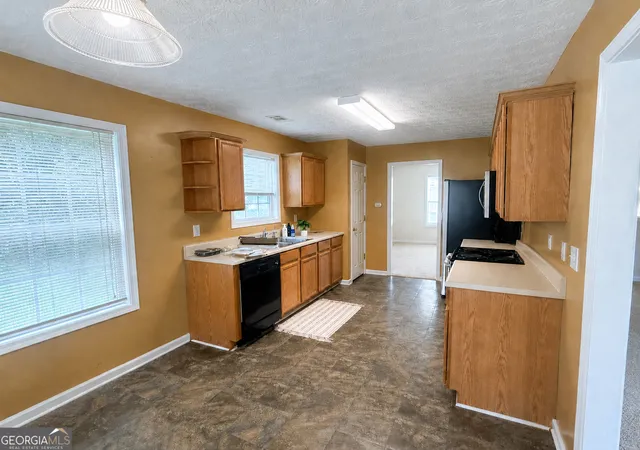Photo 4 of Single family home for sale at 127 Mabry Rd, Jackson, GA 30233 | MLS# 10809015 | Listing updated on 2026-09-06