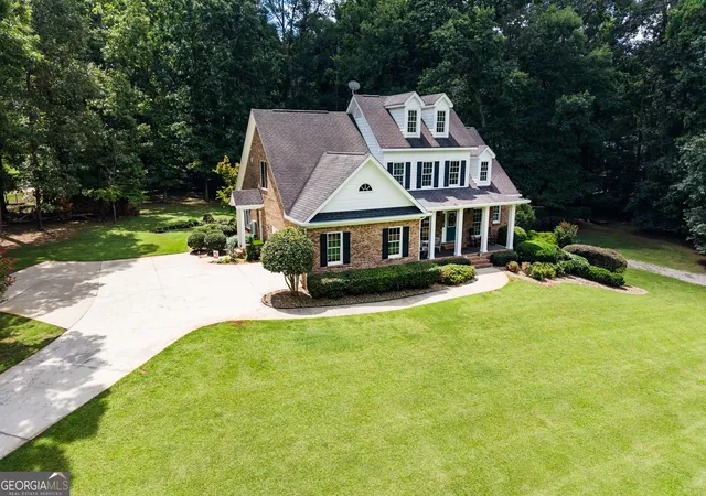 Photo 3 of Single family home for sale at 195 River Cove Mdws, Social Circle, GA 30025 | MLS# 10821903 | Listing updated on 2026-08-22